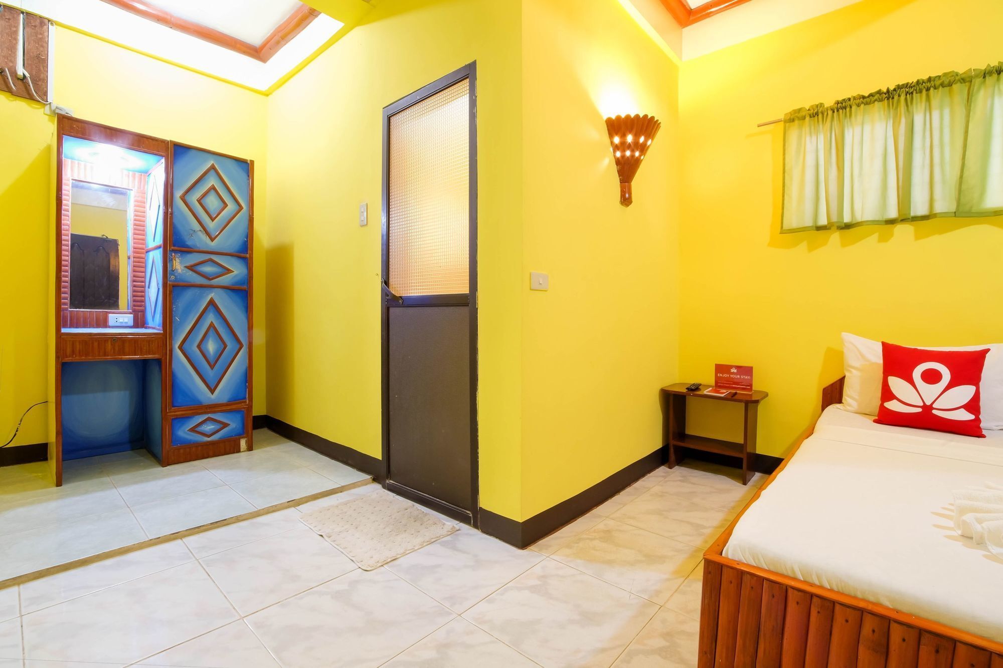 Zen Rooms White Beach Puerto Galera Exterior photo