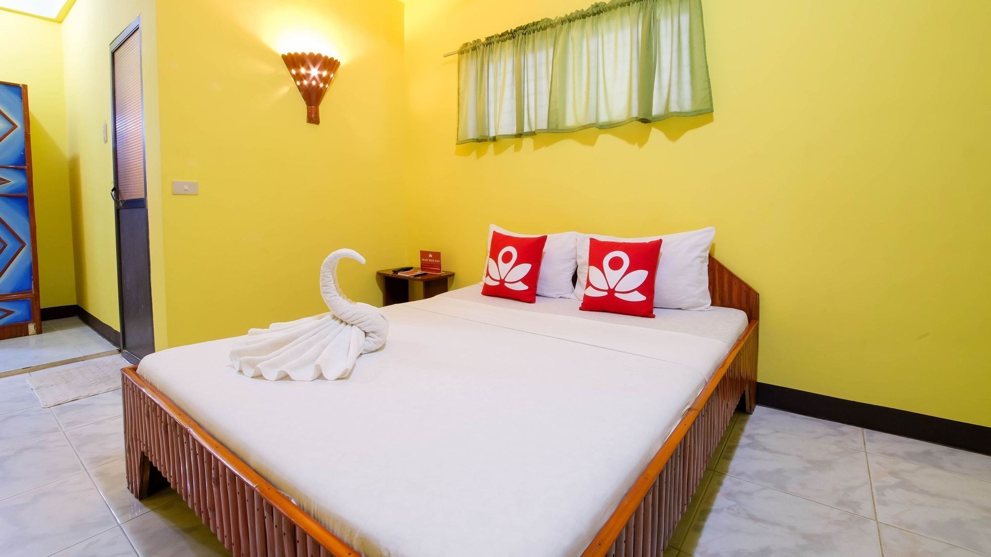Zen Rooms White Beach Puerto Galera Exterior photo