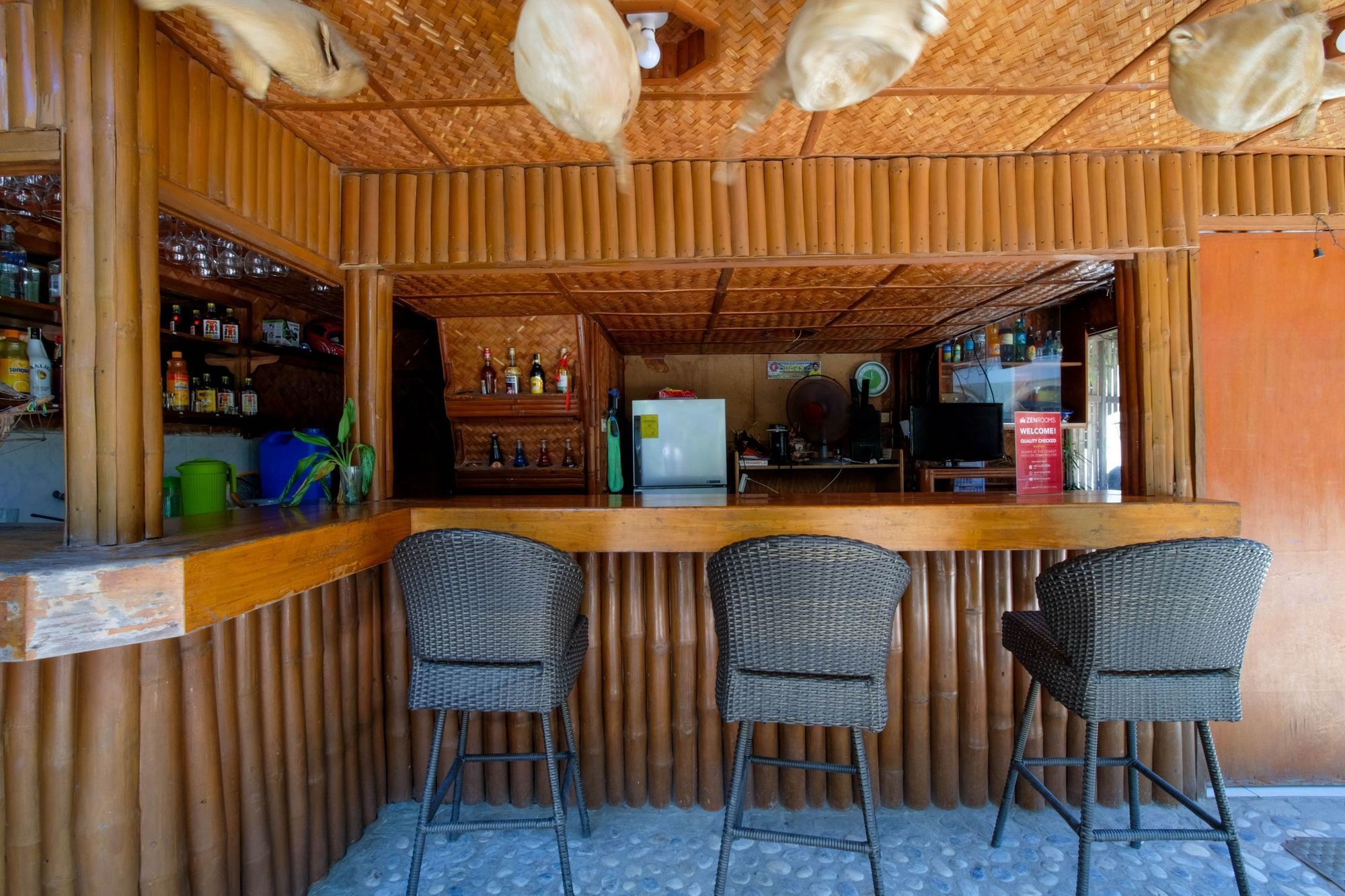 Zen Rooms White Beach Puerto Galera Exterior photo
