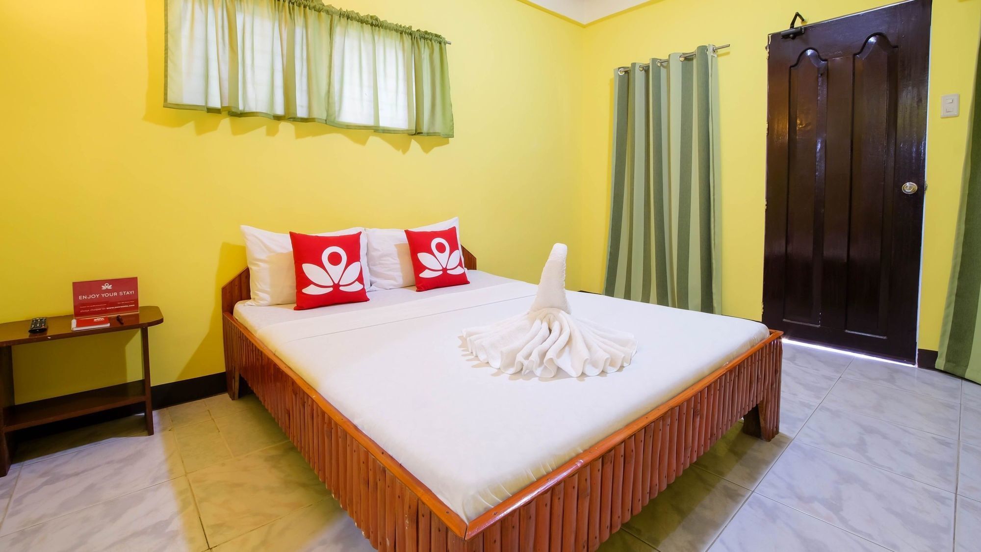 Zen Rooms White Beach Puerto Galera Exterior photo