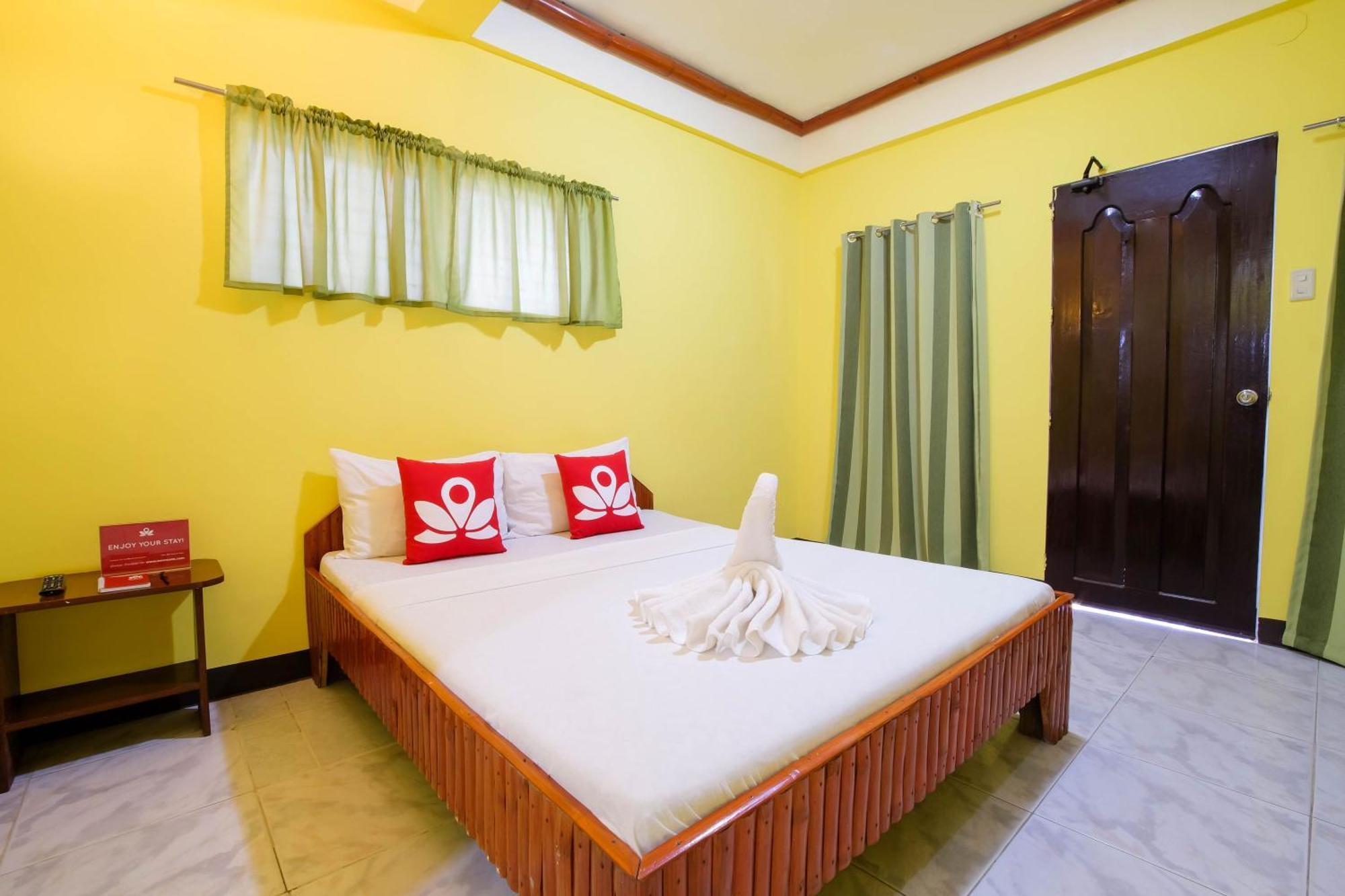 Zen Rooms White Beach Puerto Galera Exterior photo