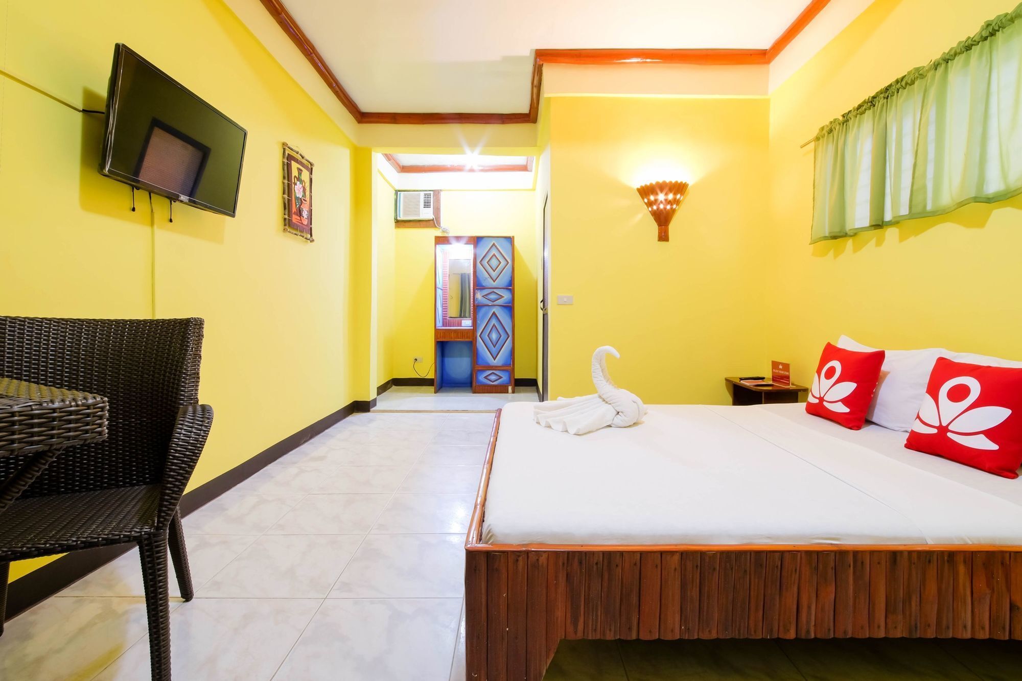 Zen Rooms White Beach Puerto Galera Exterior photo